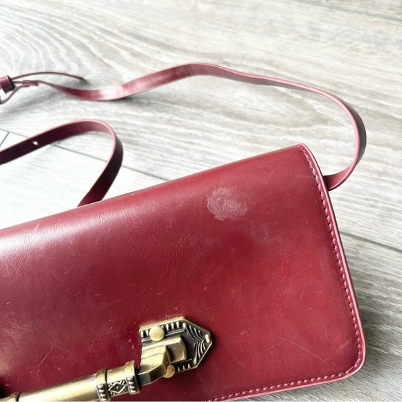 Darling Red Faux Leather Clutch Shoulder Bag - Picture 12 of 14